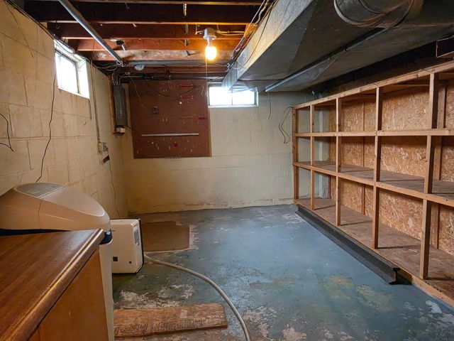 154 Morgan Road, Waterloo, IA 50702