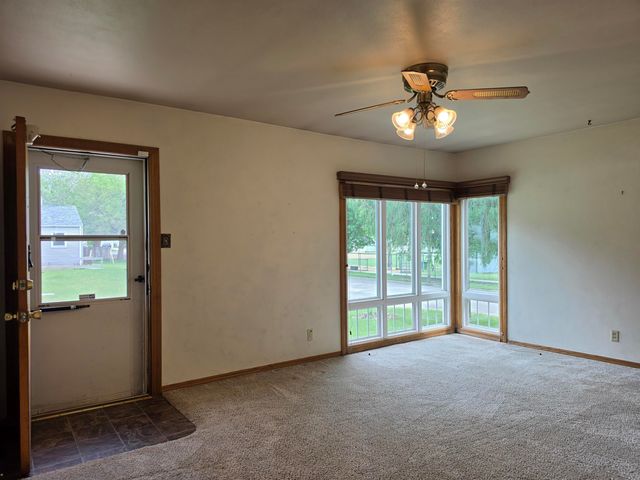 154 Morgan Road, Waterloo, IA 50702