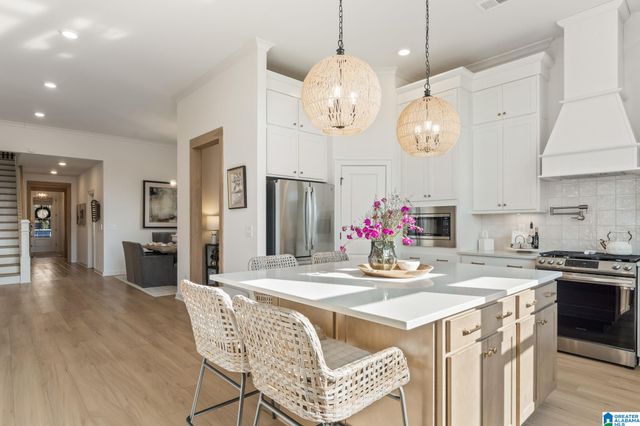 1040 CLIFTON ROAD, Hoover, AL 35244