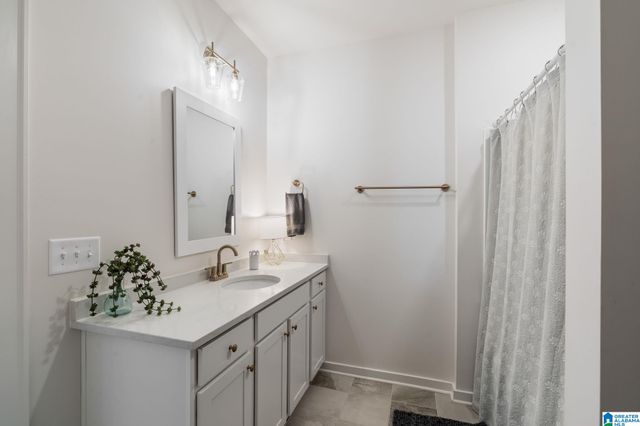 1040 CLIFTON ROAD, Hoover, AL 35244