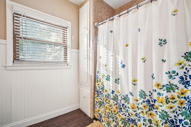 1924 E 29th Street, Des Moines, IA 50317