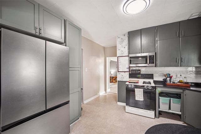 1924 E 29th Street, Des Moines, IA 50317