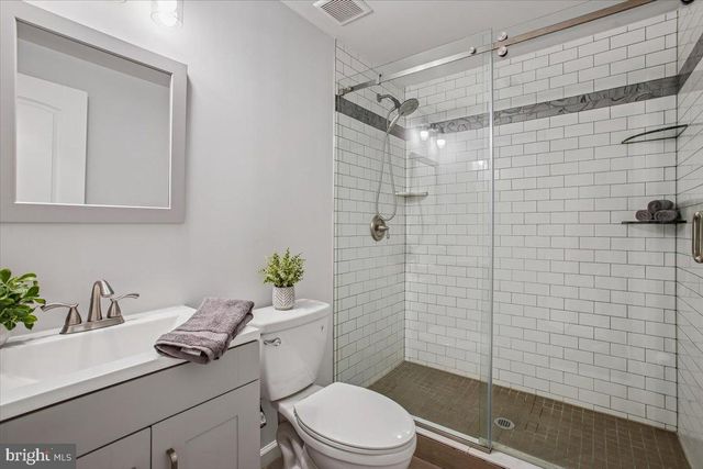 6916 RUSKIN ST, Springfield, VA 22150