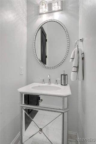 5419 Alderbrook Lane, Clarence, NY 14031