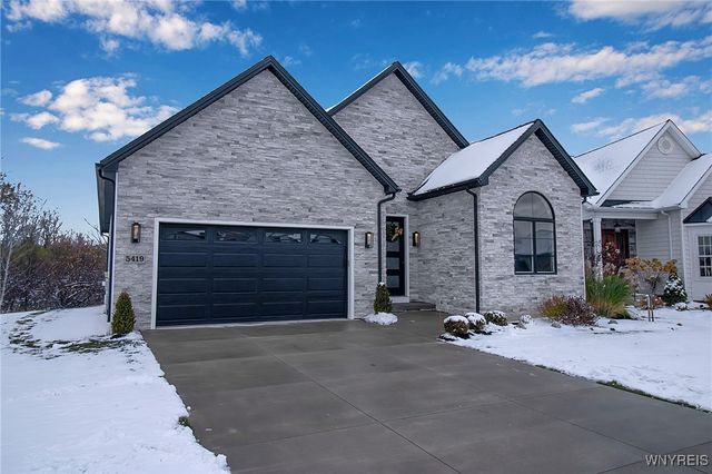 5419 Alderbrook Lane, Clarence, NY 14031