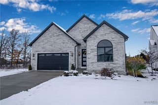 5419 Alderbrook Lane, Clarence, NY 14031