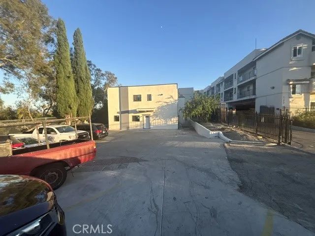 5210 Oakland, Los Angeles, CA 90032