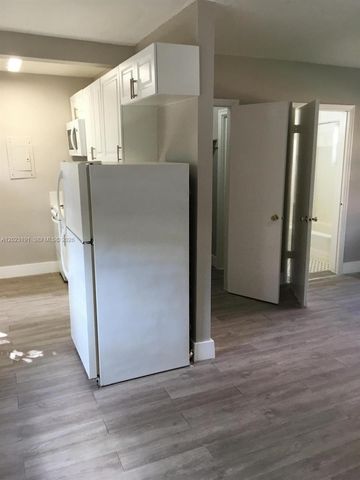 520 SW 4th St 5, Miami, FL 33130