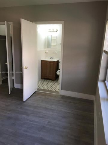 520 SW 4th St 5, Miami, FL 33130