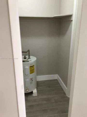 520 SW 4th St 5, Miami, FL 33130