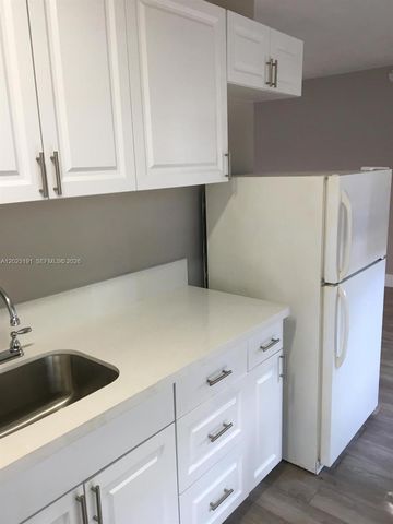 520 SW 4th St 5, Miami, FL 33130