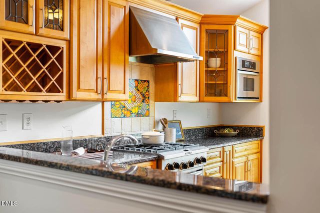 1208 Cranebridge Place, Chapel Hill, NC 27517