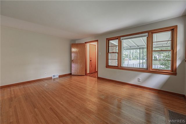 807 Maple Avenue, Niagara Falls, NY 14305