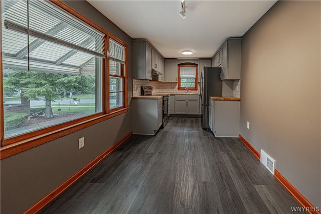 807 Maple Avenue, Niagara Falls, NY 14305