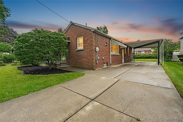 807 Maple Avenue, Niagara Falls, NY 14305