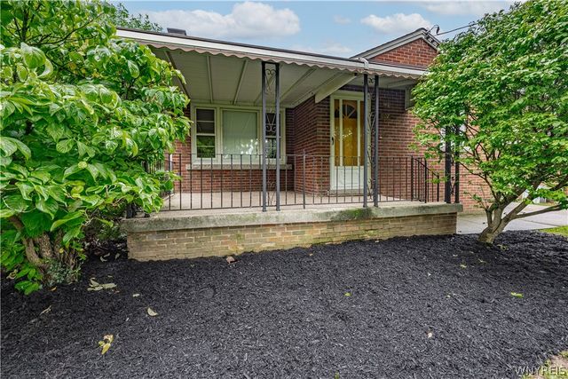 807 Maple Avenue, Niagara Falls, NY 14305