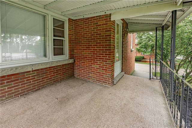 807 Maple Avenue, Niagara Falls, NY 14305