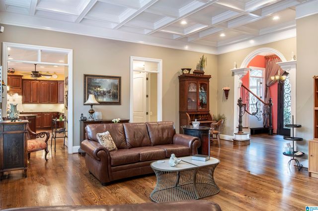 1 SQUIRES GLENN LANE, Leeds, AL 35094