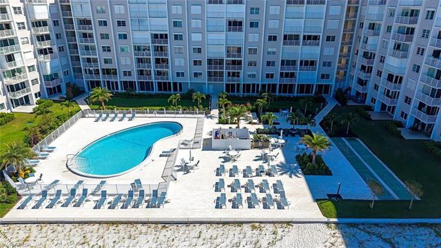 3443 GULF SHORE BLVD N # 214, Naples, FL 34103