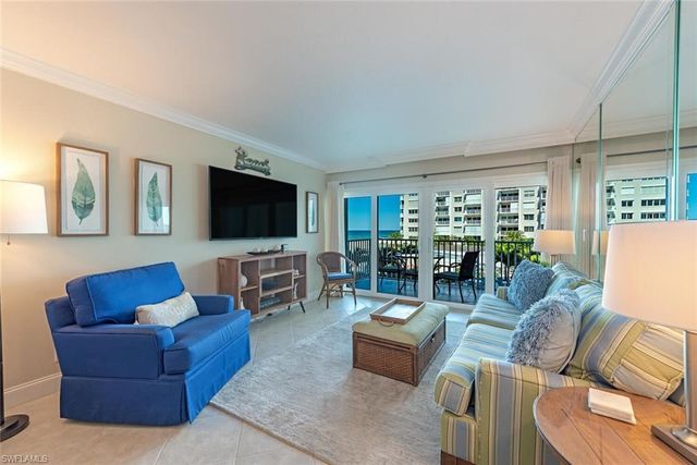 3443 GULF SHORE BLVD N # 214, Naples, FL 34103