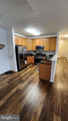 245 BREEDERS CUP DR, Cherry Hill, NJ 08002