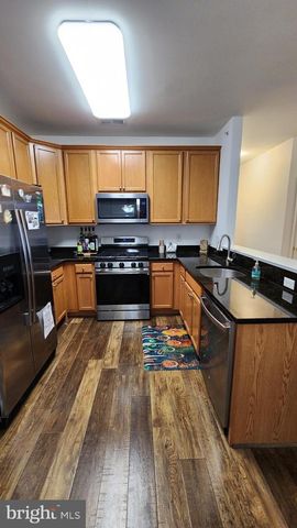 245 BREEDERS CUP DR, Cherry Hill, NJ 08002