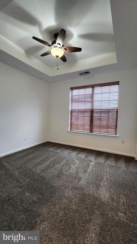 245 BREEDERS CUP DR, Cherry Hill, NJ 08002