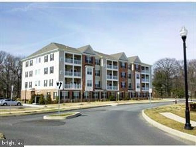 245 BREEDERS CUP DR, Cherry Hill, NJ 08002