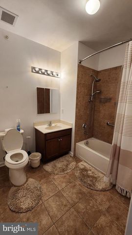 245 BREEDERS CUP DR, Cherry Hill, NJ 08002