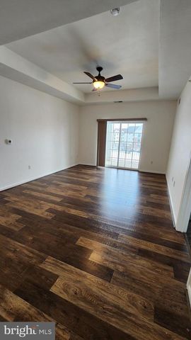 245 BREEDERS CUP DR, Cherry Hill, NJ 08002