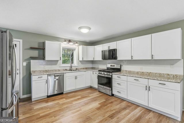 606 Echo Lane, Woodstock, GA 30189