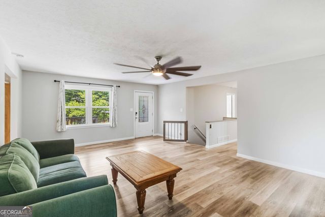 606 Echo Lane, Woodstock, GA 30189