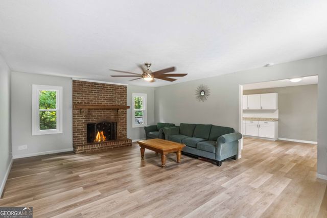 606 Echo Lane, Woodstock, GA 30189