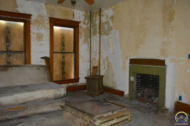 1021 SW Polk ST, Topeka, KS 66612