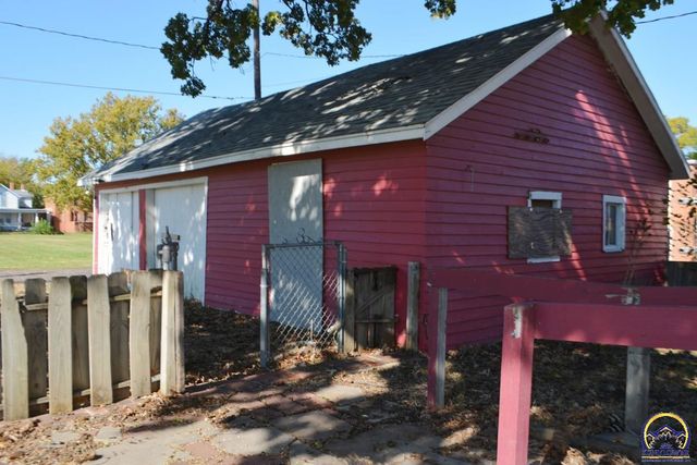 1021 SW Polk ST, Topeka, KS 66612