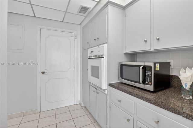 3233 NE 34th Street 1207, Fort Lauderdale, FL 33308