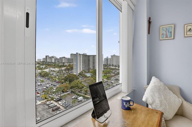 3233 NE 34th Street 1207, Fort Lauderdale, FL 33308