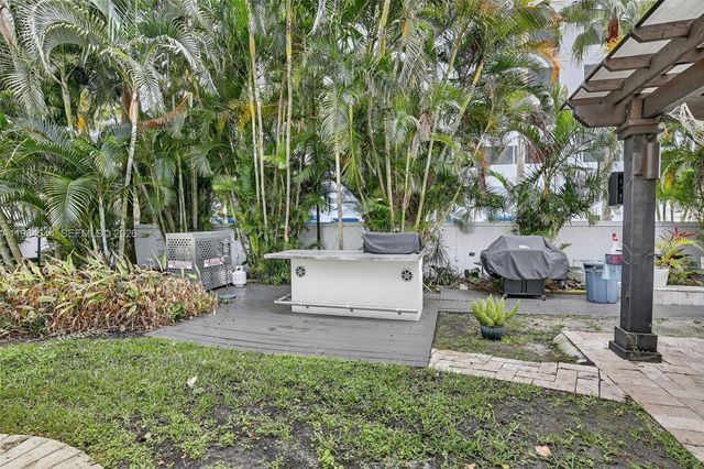 3233 NE 34th Street 1207, Fort Lauderdale, FL 33308