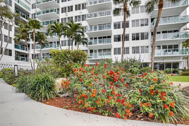 3233 NE 34th Street 1207, Fort Lauderdale, FL 33308