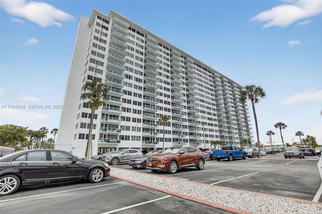 3233 NE 34th Street 1207, Fort Lauderdale, FL 33308
