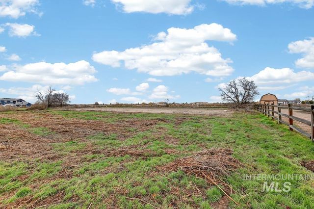 7549 N Stonebriar Ln, Meridian, ID 83646