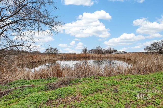 7549 N Stonebriar Ln, Meridian, ID 83646