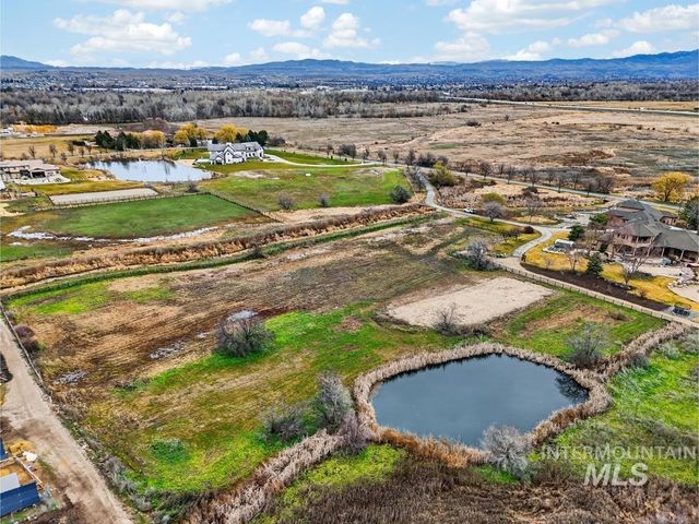 7549 N Stonebriar Ln, Meridian, ID 83646
