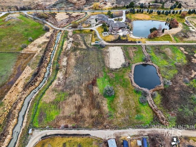 7549 N Stonebriar Ln, Meridian, ID 83646
