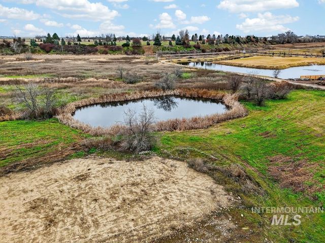 7549 N Stonebriar Ln, Meridian, ID 83646
