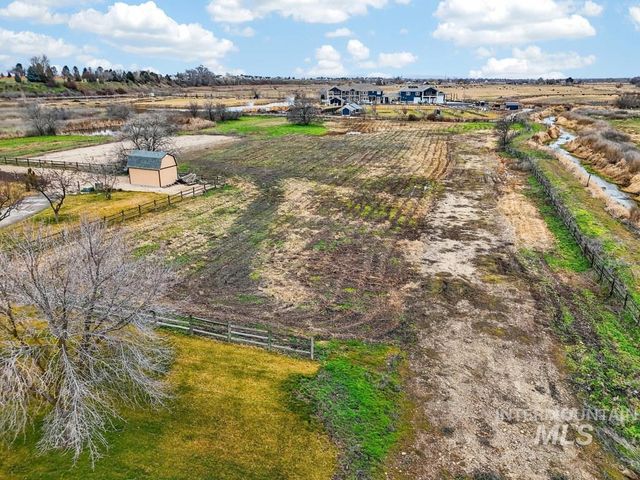 7549 N Stonebriar Ln, Meridian, ID 83646