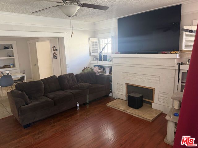 213 W 83rd Street, Los Angeles, CA 90003