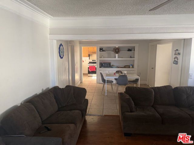 213 W 83rd Street, Los Angeles, CA 90003