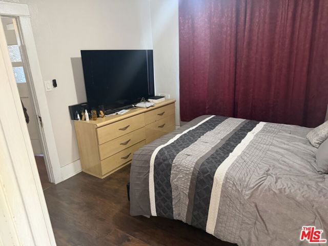 213 W 83rd Street, Los Angeles, CA 90003