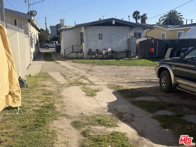 213 W 83rd Street, Los Angeles, CA 90003